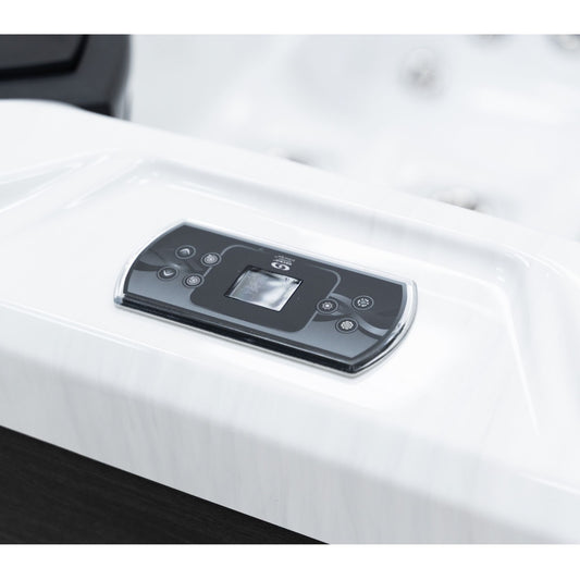 Aurelia Massima Hot Tub