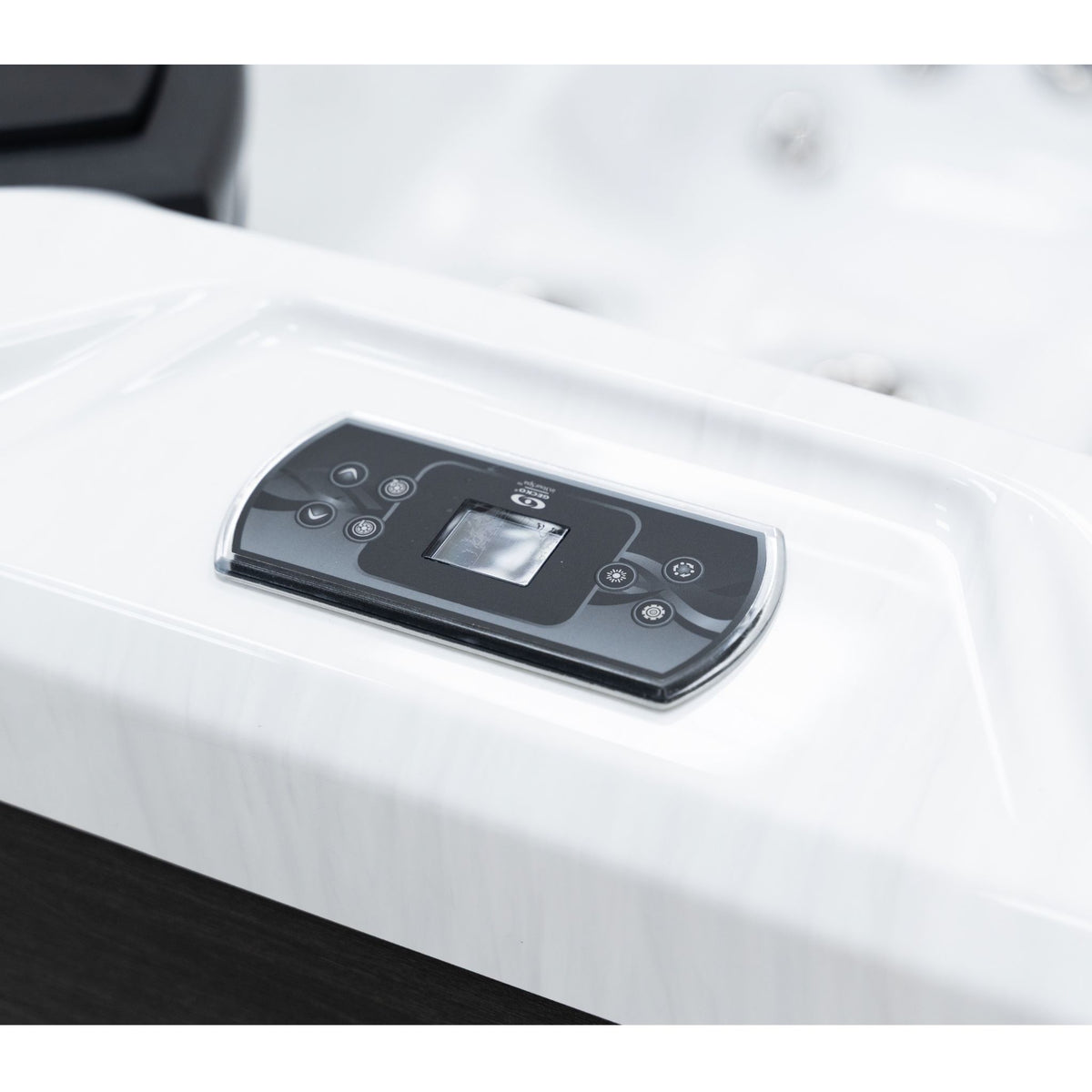 Aurelia Massima Hot Tub