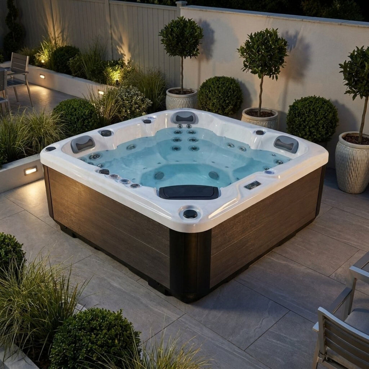 Aurelia Luna Hot Tub