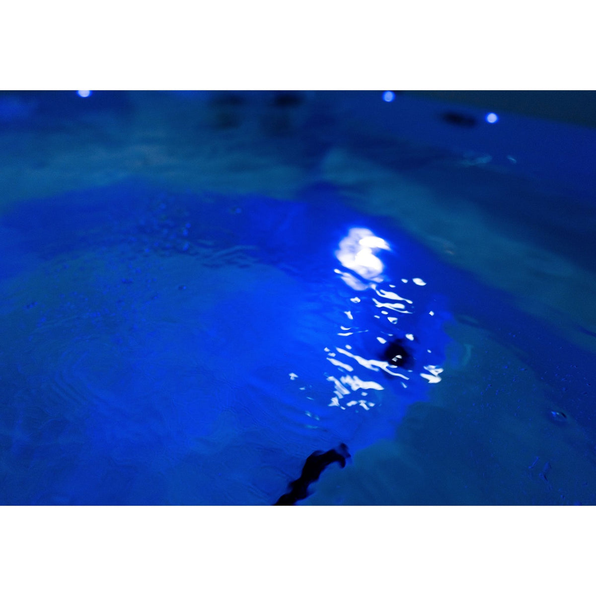 Aurelia Piazza Hot Tub