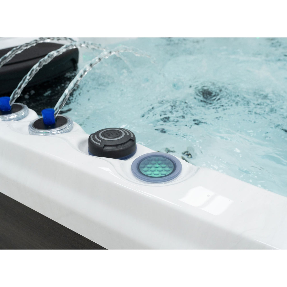 Aurelia Lungo Hot Tub